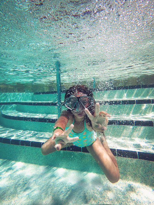 Les conseils de sécurité pour les enfants lorsqu'ils jouent dans l'eau